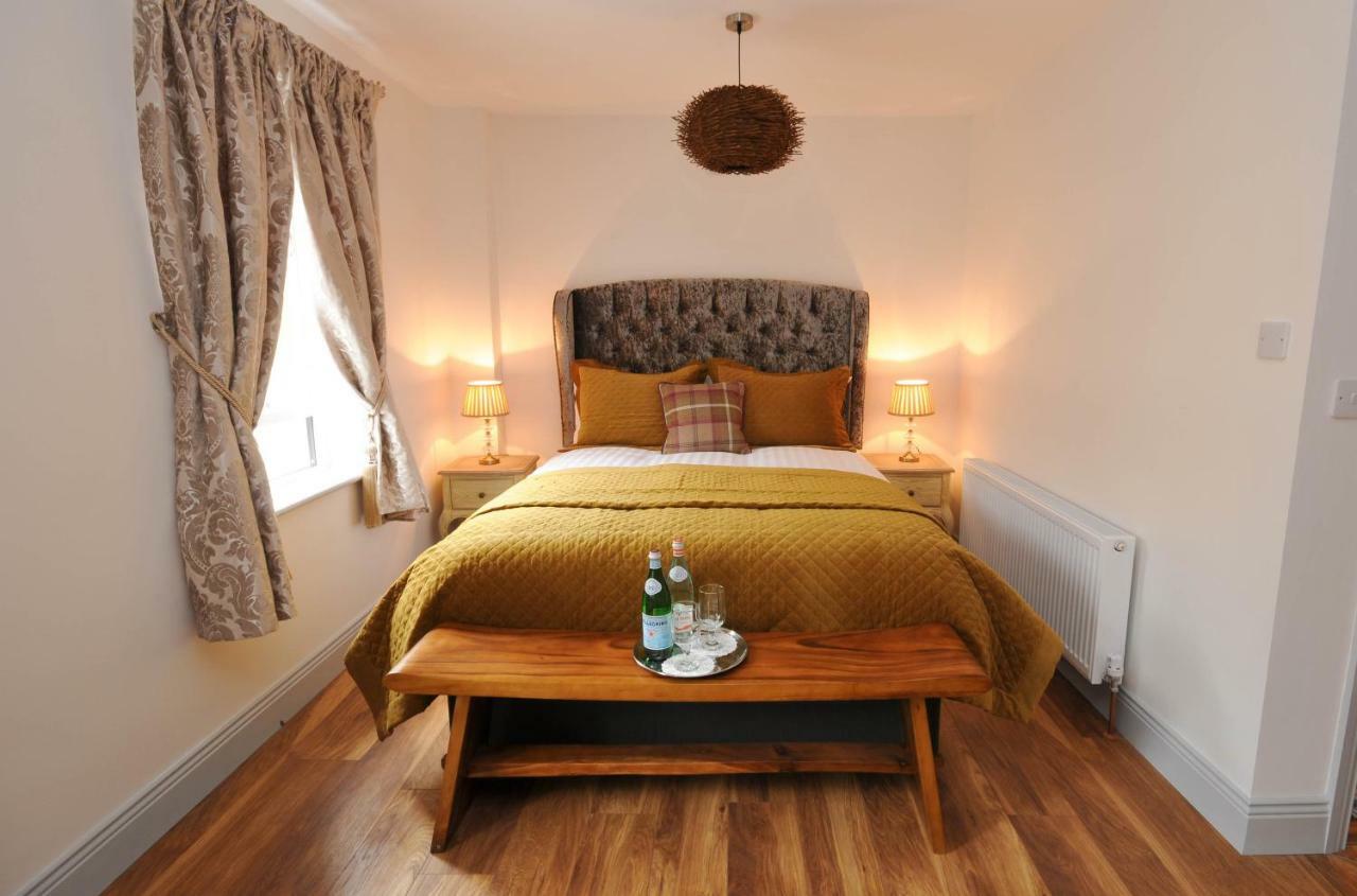 Lodge At The Old Barracks Athenry Eksteriør billede